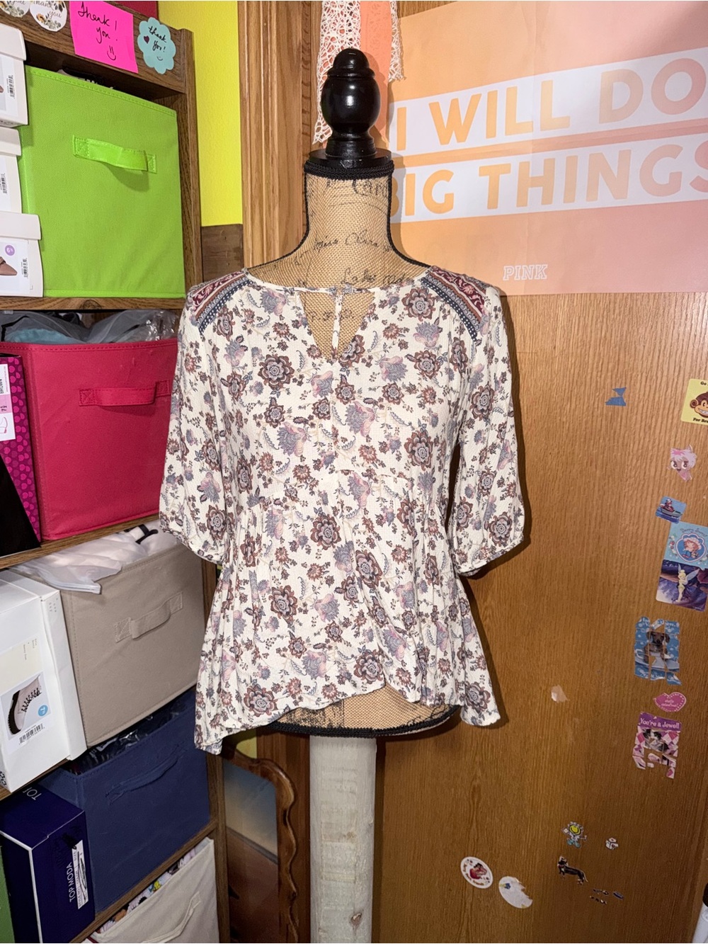 Xhilaration Cream Floral Tunic with Mauve Accents